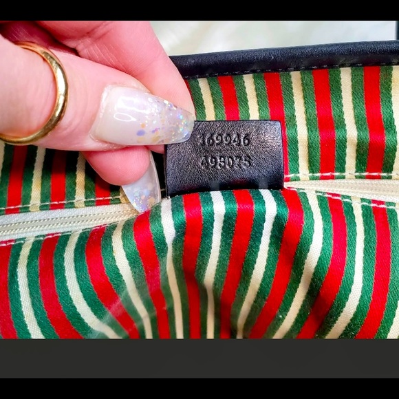 SOLD! Cross listed. GUCCI SIGNATURE GG BRITT LARGER TOTE 100% AUTHENTIC - Picture 10 of 12